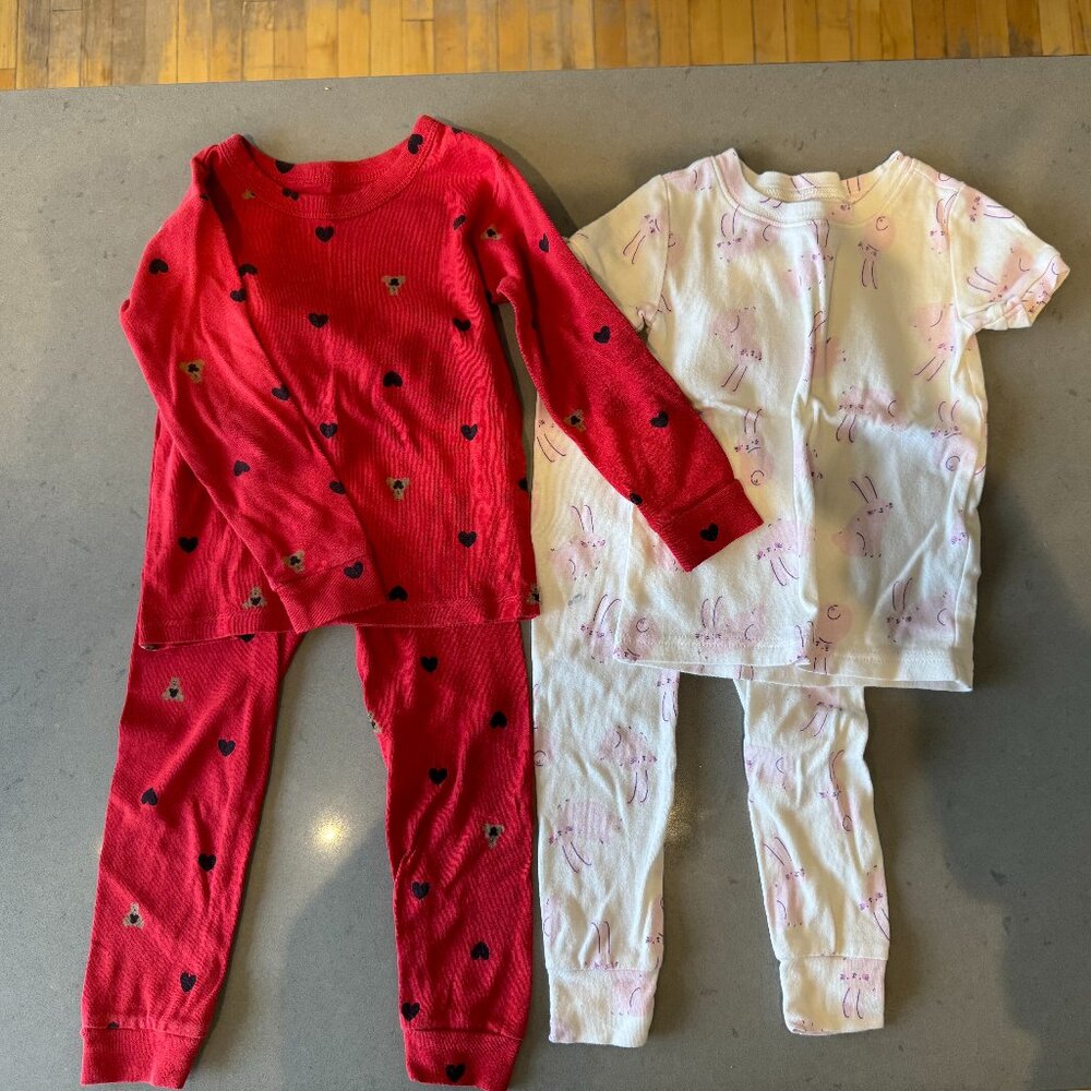 GAP and Old Navy Pajama sets in 3T